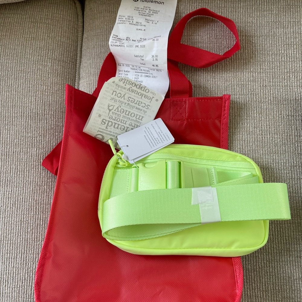 Lululemon Everywhere Bag NWT